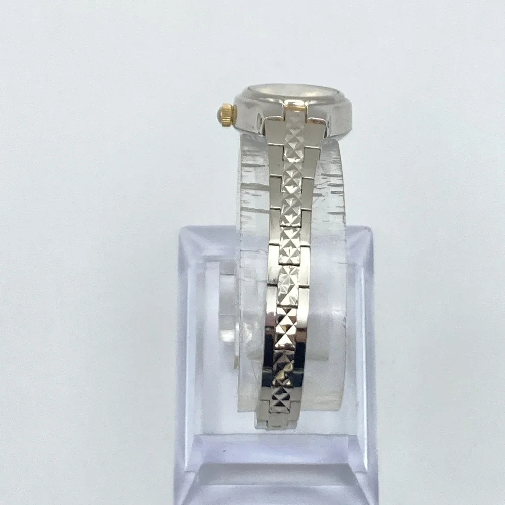 Vintage Sharp Womens Watch Silver Tone 18mm Oval Textured Band New Battery 6.25